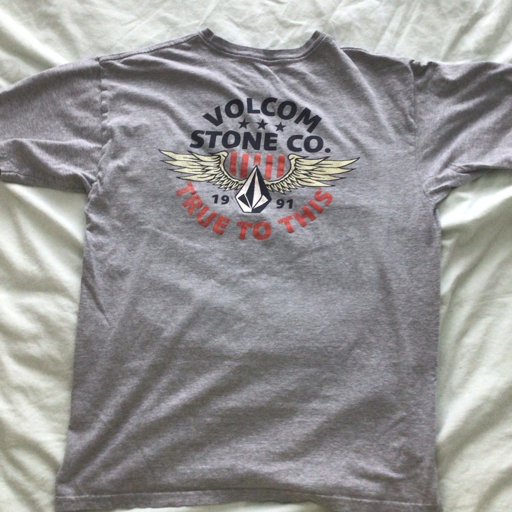 Volcom Graphic T-Shirt Men’s Medium – Gray Wings “True to This” Logo